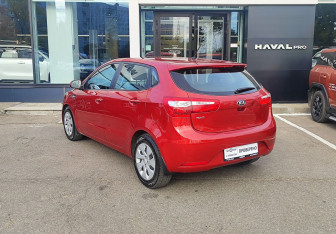 Подержанный автомобиль Kia Rio Hatchback 2014 года (7 фото)