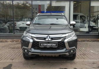 Подержанный автомобиль Mitsubishi Pajero Sport 2019 года (2 фото)