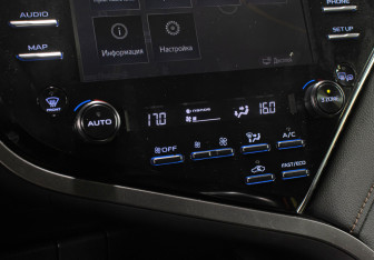 Подержанный автомобиль Toyota Camry Sedan 2020 года (18 фото)