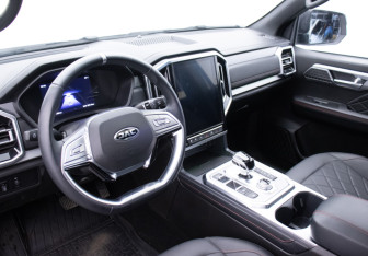 Подержанный автомобиль JAC T9 2025 года (7 фото)