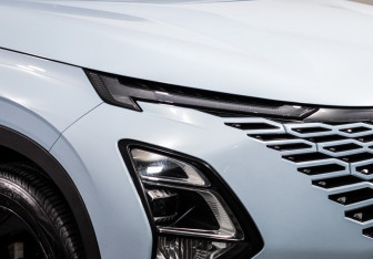 Подержанный автомобиль Omoda C5 2023 года (16 фото)