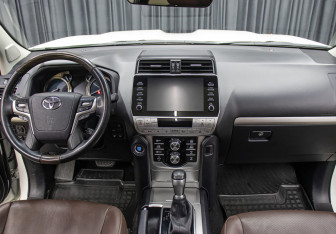 Подержанный автомобиль Toyota Land Cruiser Prado 2020 года (14 фото)