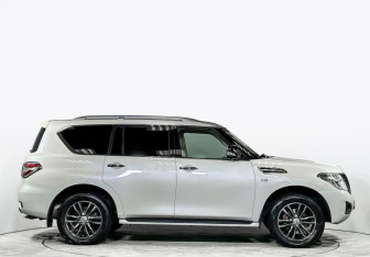 Подержанный автомобиль Nissan Patrol 2014 года (4 фото)