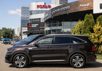 Подержанный автомобиль Kia Sorento 2021 года (6 фото)