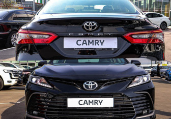 Новый Toyota Camry Sedan 2025 (9 фото)