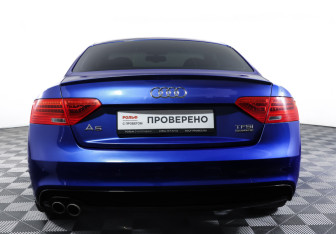Подержанный автомобиль Audi A5 Coupe 2016 года (6 фото)