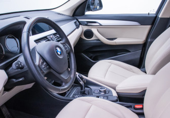 Подержанный автомобиль BMW X1 2019 года (9 фото)