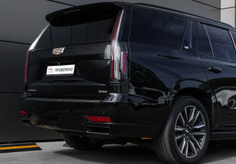Подержанный автомобиль Cadillac Escalade Suv 2022 года (28 фото)