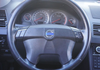 Подержанный автомобиль Volvo XC90 2010 года (14 фото)
