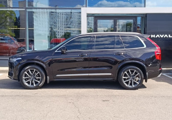 Подержанный автомобиль Volvo XC90 2015 года (8 фото)