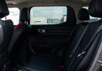 Подержанный автомобиль Haval H3 2024 года (12 фото)