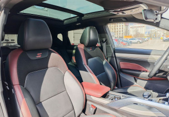 Подержанный автомобиль Geely Coolray 2022 года (11 фото)