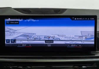 Подержанный автомобиль BMW X7 2023 года (18 фото)