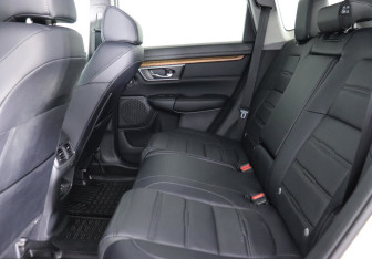 Подержанный автомобиль Honda CR-V 2017 года (11 фото)
