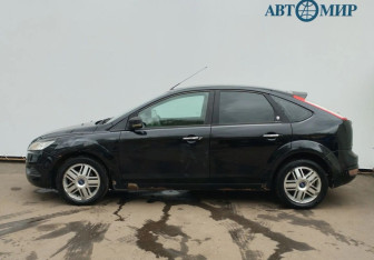 Подержанный автомобиль Ford Focus Hatchback 2009 года (8 фото)
