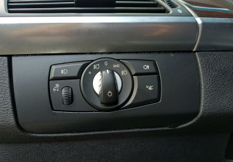 Подержанный автомобиль BMW X5 2010 года (14 фото)