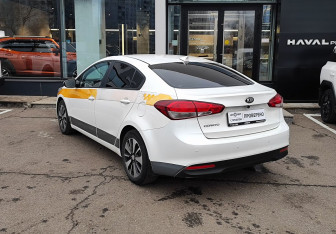 Подержанный автомобиль Kia Cerato Sedan 2019 года (7 фото)