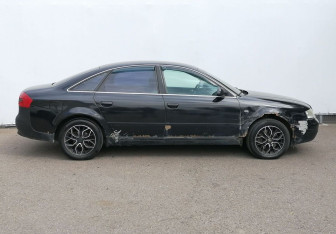 Подержанный автомобиль Audi A6 Sedan 1999 года (4 фото)