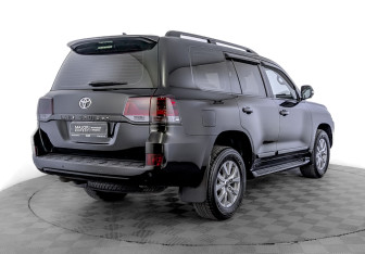 Подержанный автомобиль Toyota Land Cruiser Suv 2019 года (5 фото)