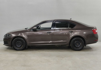 Подержанный автомобиль Skoda Octavia Liftback 2017 года (8 фото)