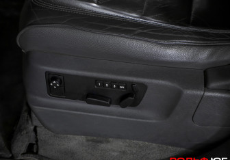 Подержанный автомобиль Volkswagen Touareg 2004 года (14 фото)