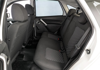 Подержанный автомобиль LADA (ВАЗ) Granta Liftback 2023 года (18 фото)