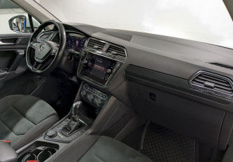 Подержанный автомобиль Volkswagen Tiguan 2017 года (20 фото)