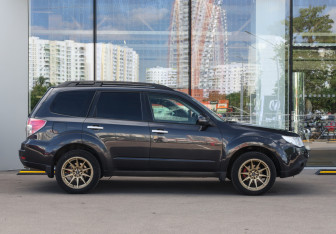 Подержанный автомобиль Subaru Forester Suv 2011 года (4 фото)