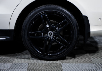 Подержанный автомобиль Mercedes-Benz GLE 2017 года (15 фото)