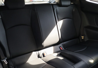 Подержанный автомобиль Toyota Yaris Hatchback 2022 года (8 фото)