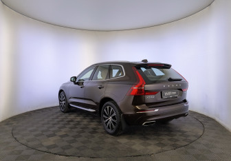 Подержанный автомобиль Volvo XC60 2018 года (7 фото)