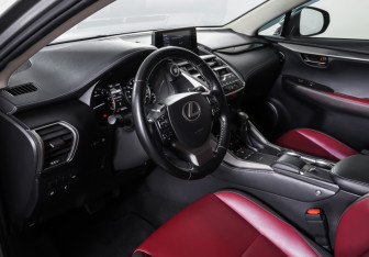 Подержанный автомобиль Lexus NX 2017 года (14 фото)