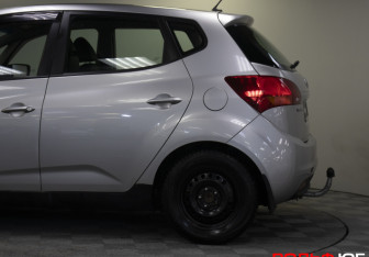 Подержанный автомобиль Kia Venga 2013 года (18 фото)