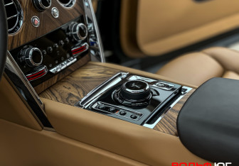 Подержанный автомобиль Rolls-Royce Cullinan 2019 года (24 фото)