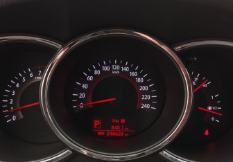 Подержанный автомобиль Kia Sorento 2012 года (12 фото)