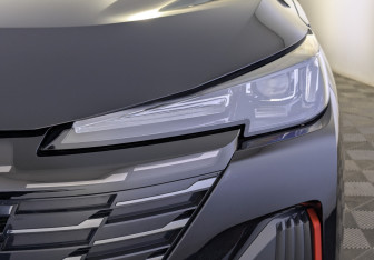 Подержанный автомобиль Changan UNI-S 2024 года (11 фото)