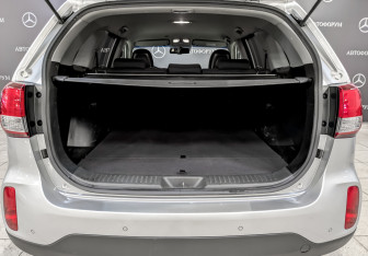 Подержанный автомобиль Kia Sorento 2018 года (10 фото)