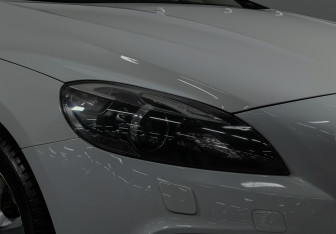 Подержанный автомобиль Volvo V40 Cross Country 2013 года (19 фото)