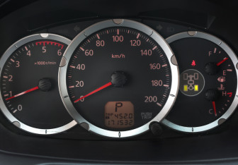 Подержанный автомобиль Mitsubishi L200 2012 года (13 фото)