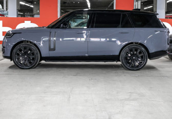 Подержанный автомобиль Land Rover Range Rover 2022 года (8 фото)