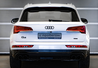 Подержанный автомобиль Audi Q5 2021 года (5 фото)