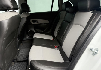 Подержанный автомобиль Chevrolet Cruze Wagon 2014 года (11 фото)