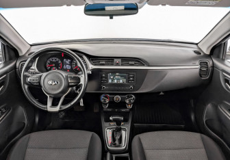Подержанный автомобиль Kia Rio Hatchback 2021 года (14 фото)