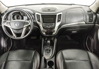 Подержанный автомобиль Changan CS35 2014 года (6 фото)