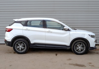 Подержанный автомобиль Geely Coolray 2023 года (4 фото)