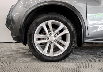 Подержанный автомобиль Nissan Juke 2015 года (18 фото)