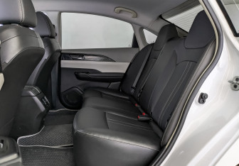 Подержанный автомобиль Evolute i-PRO 2023 года (18 фото)