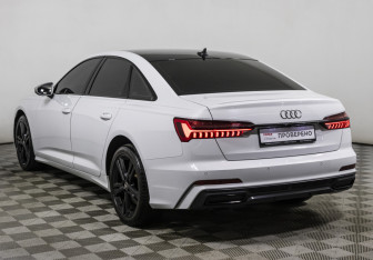 Подержанный автомобиль Audi A6 Sedan 2018 года (7 фото)
