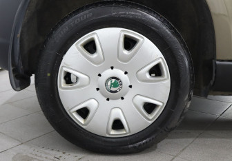 Подержанный автомобиль Skoda Yeti 2012 года (9 фото)