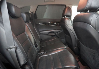 Подержанный автомобиль Kia Sorento 2015 года (13 фото)